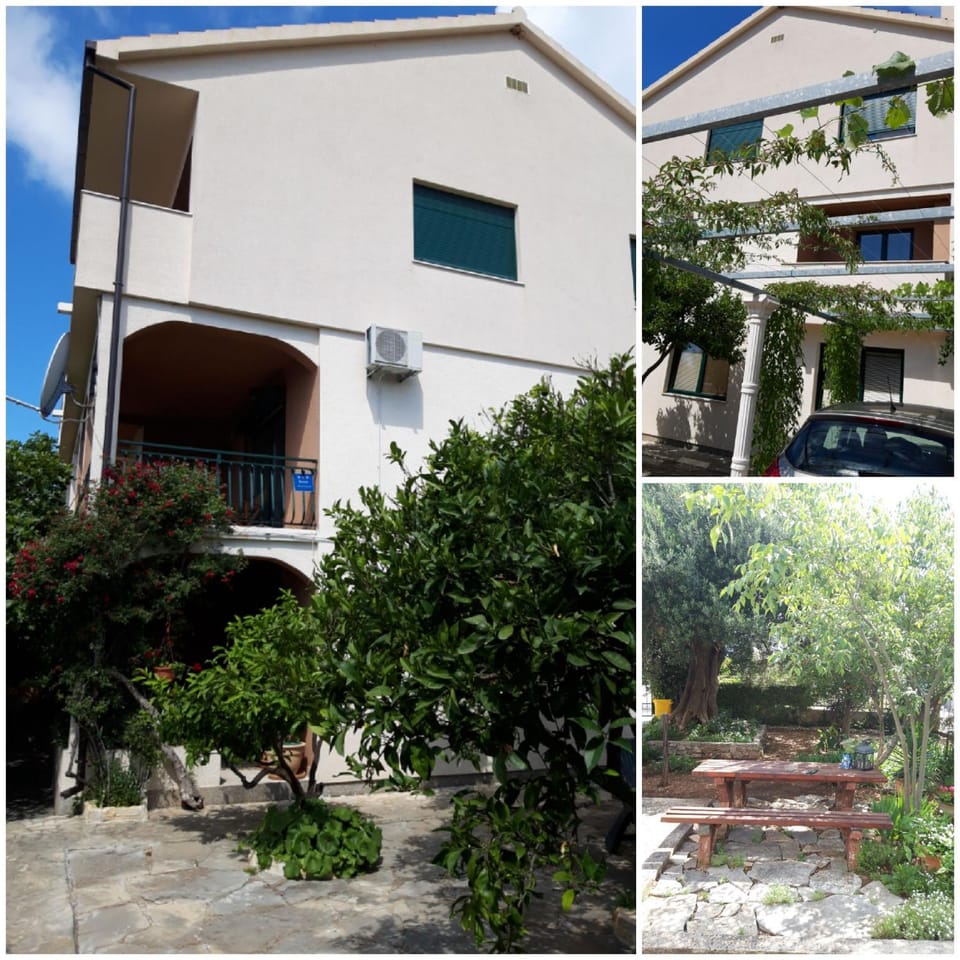 Apartments Leo Apartment in Dubrovnik-Neretva County