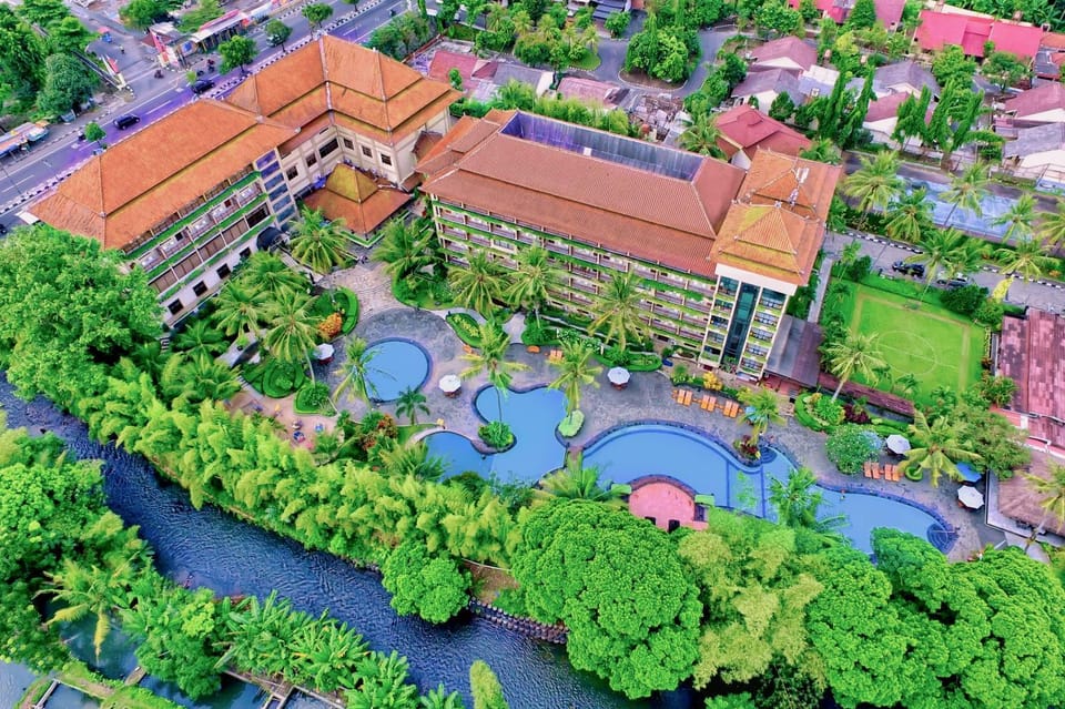 Bird's eye view, Swimming pool