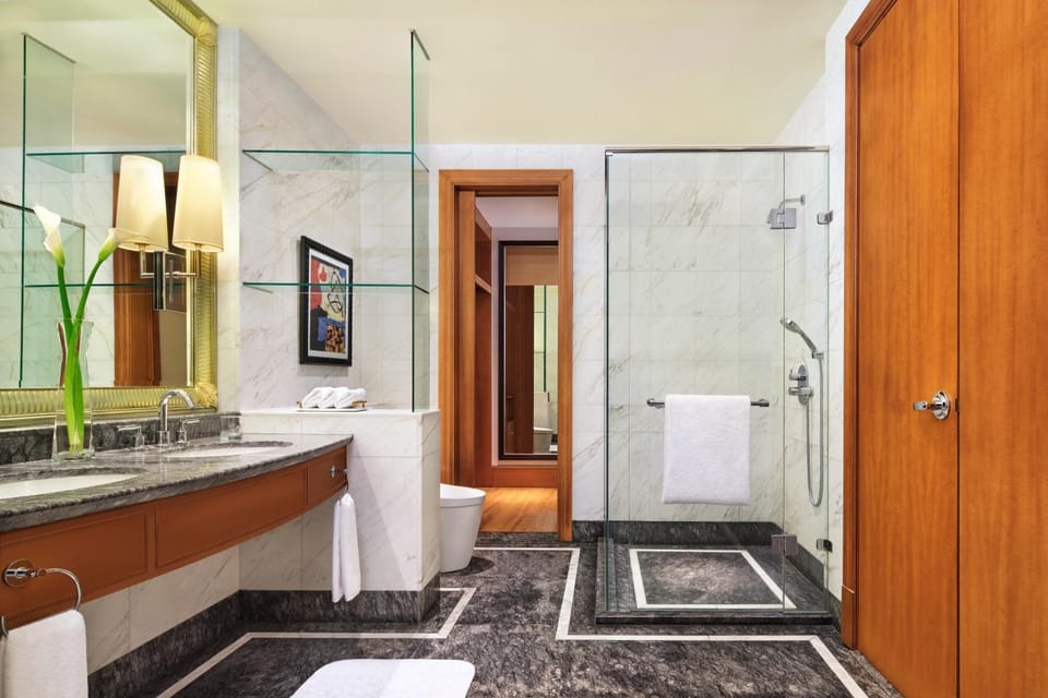 Shower, Toilet, Bathroom, towels
