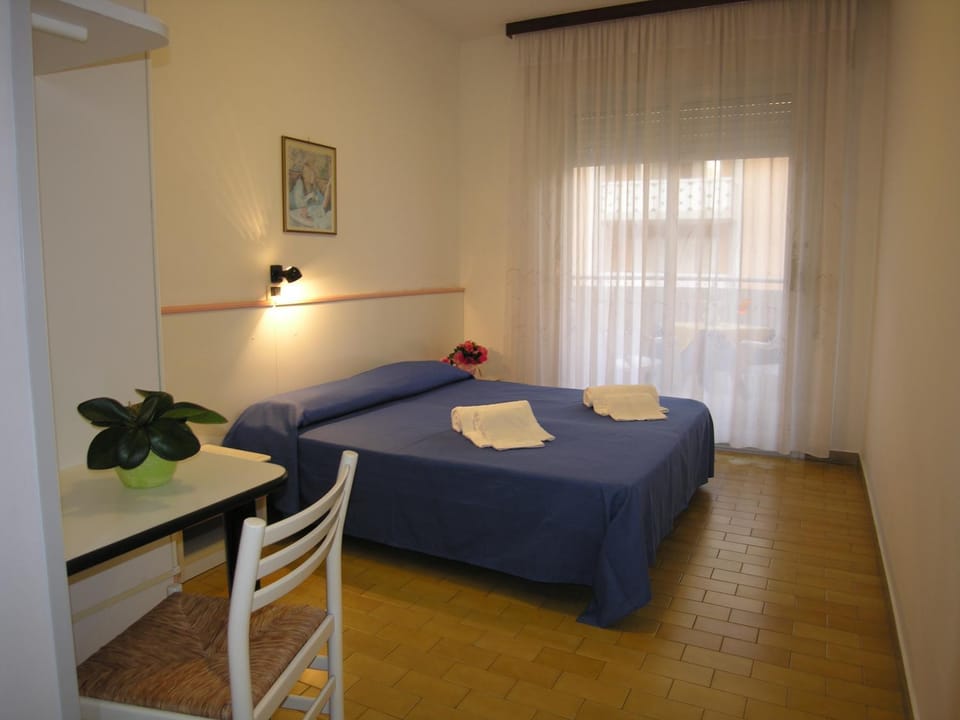 Bathroom, Balcony/Terrace, Bedroom, Street view