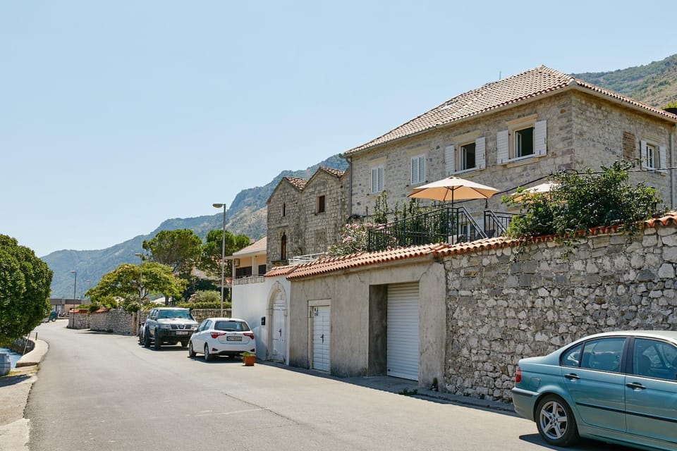 Mediterranean Holiday House & Apartments Bed and Breakfast in Kotor Municipality