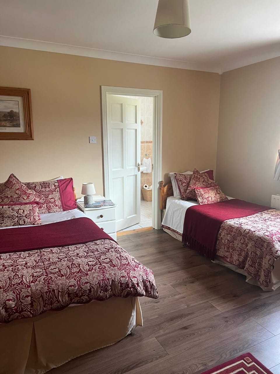 Heeneys Lodge B&B Bed and Breakfast in County Donegal