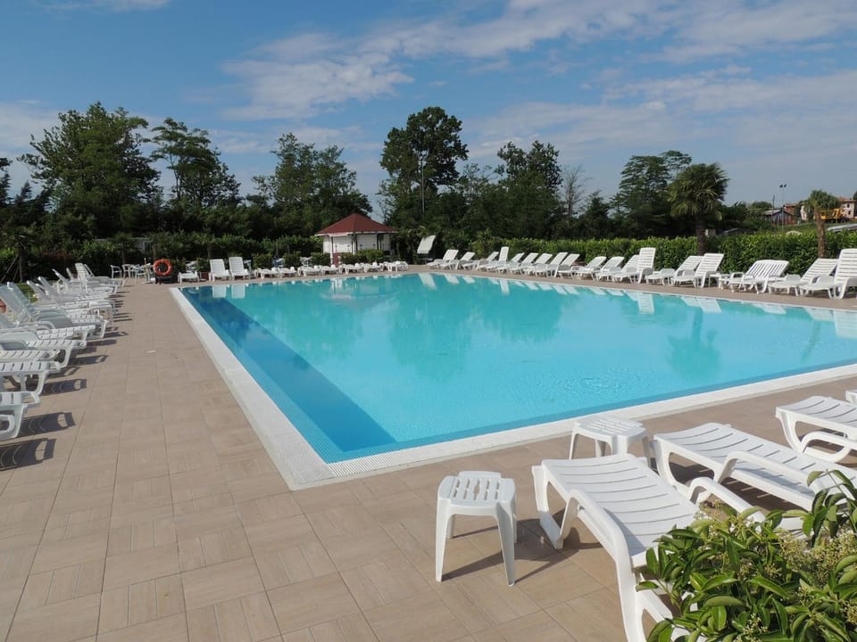 Day, Swimming pool, Swimming pool
