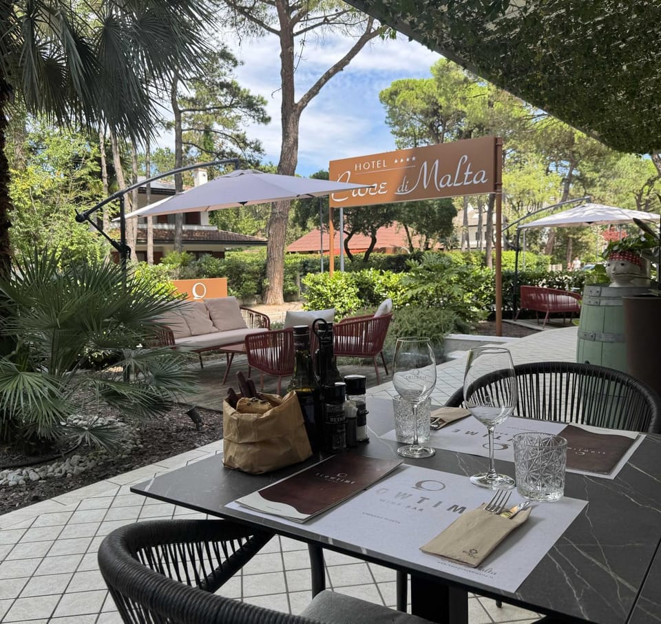 Dining area, Garden view