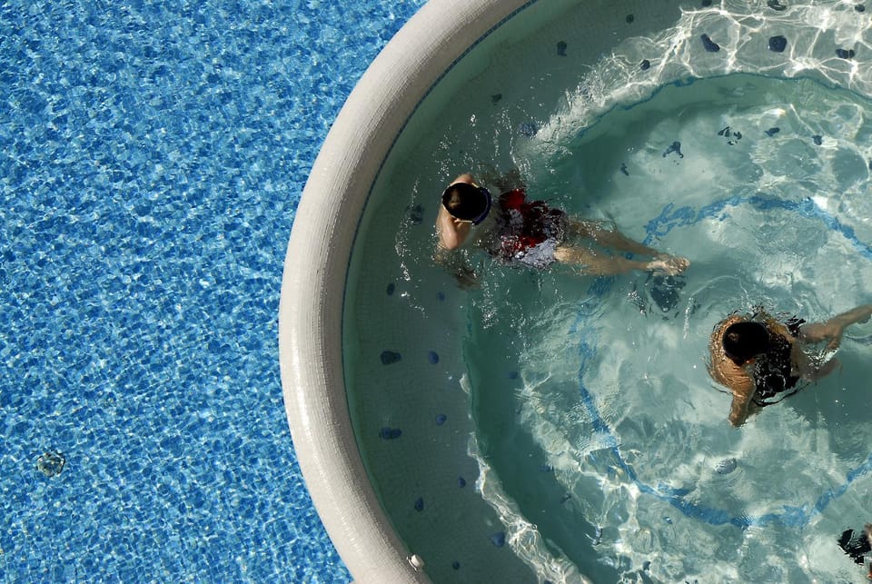 Hot Tub, Solarium, Swimming pool