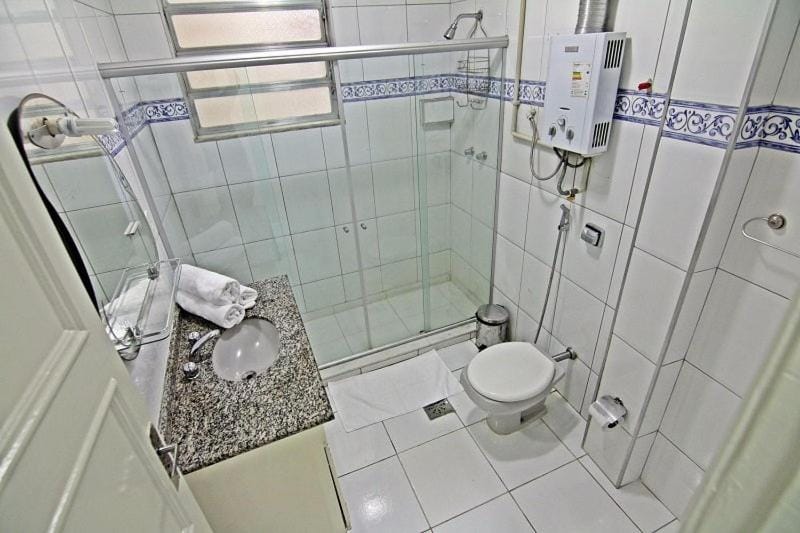 Shower, Bathroom, towels