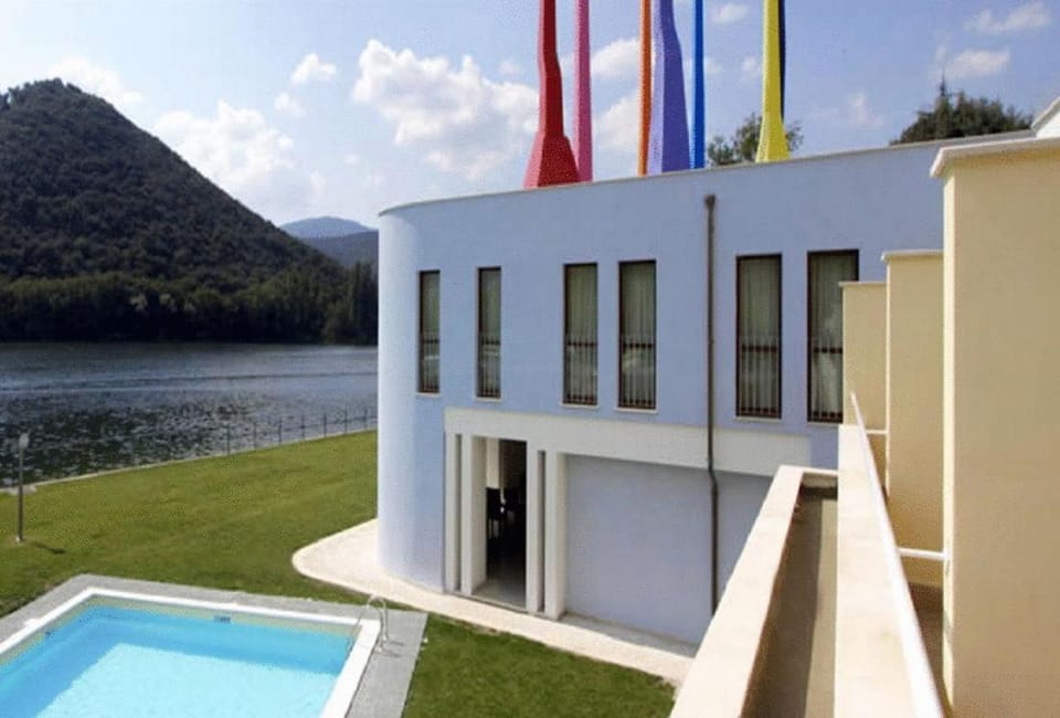 Facade/entrance, Swimming pool