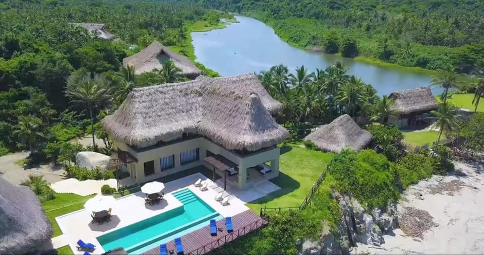 Property building, Bird's eye view, Pool view