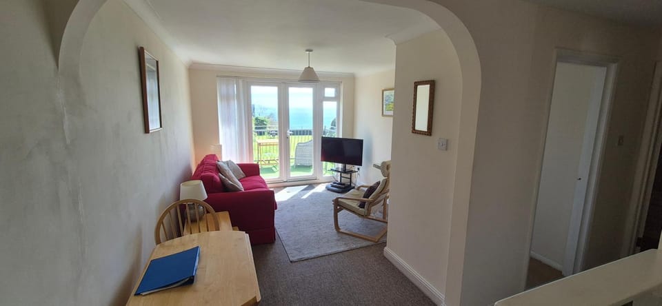 Sea-view Apts Ferry Savings Apartment in Ventnor