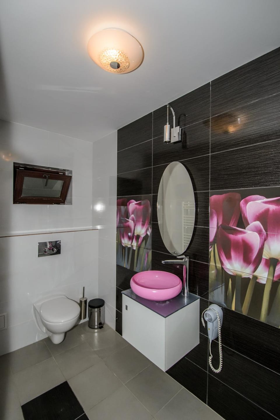 Shower, Toilet, Bathroom, Decorative detail