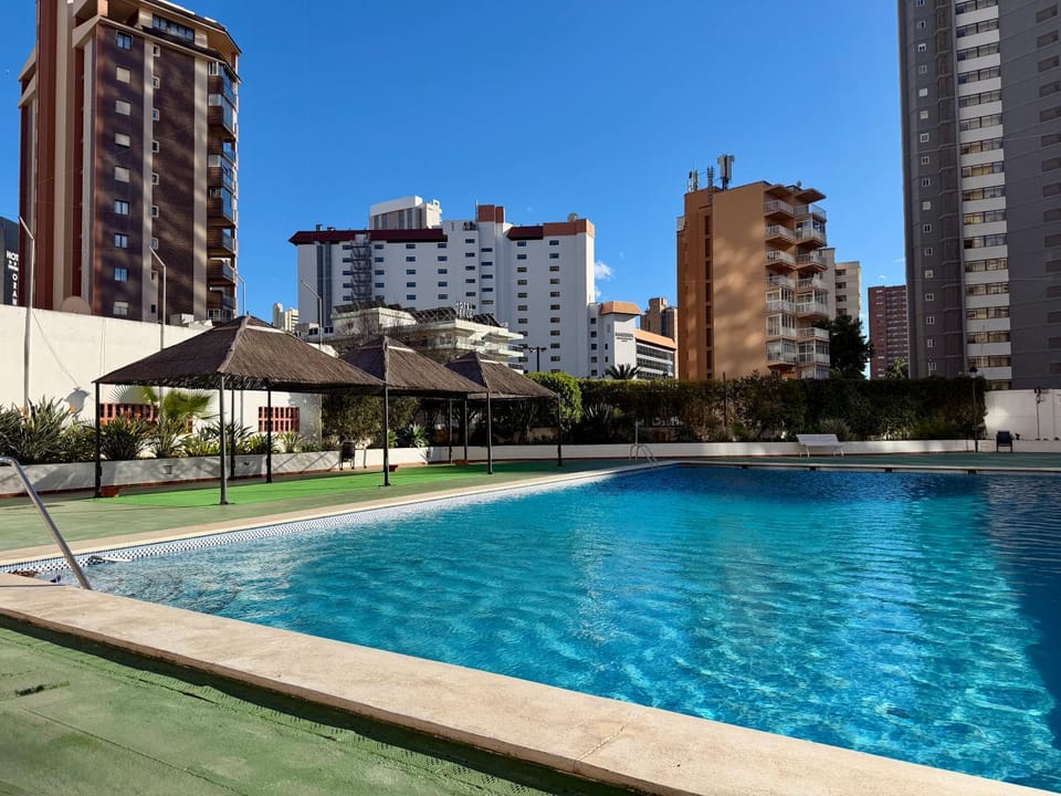 Day, Swimming pool