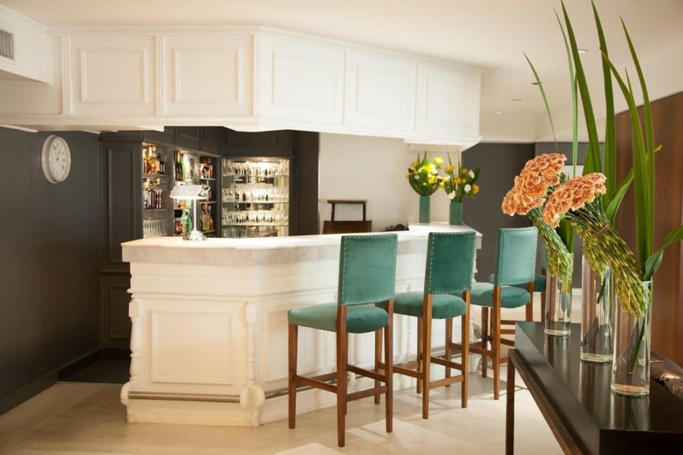 Lounge or bar
