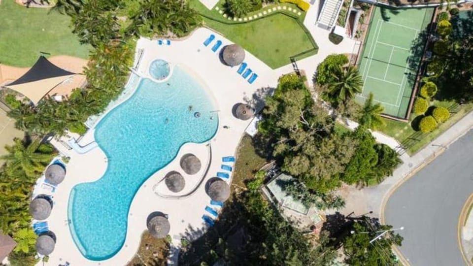 Day, Bird's eye view, Pool view, Swimming pool, Swimming pool, sunbed