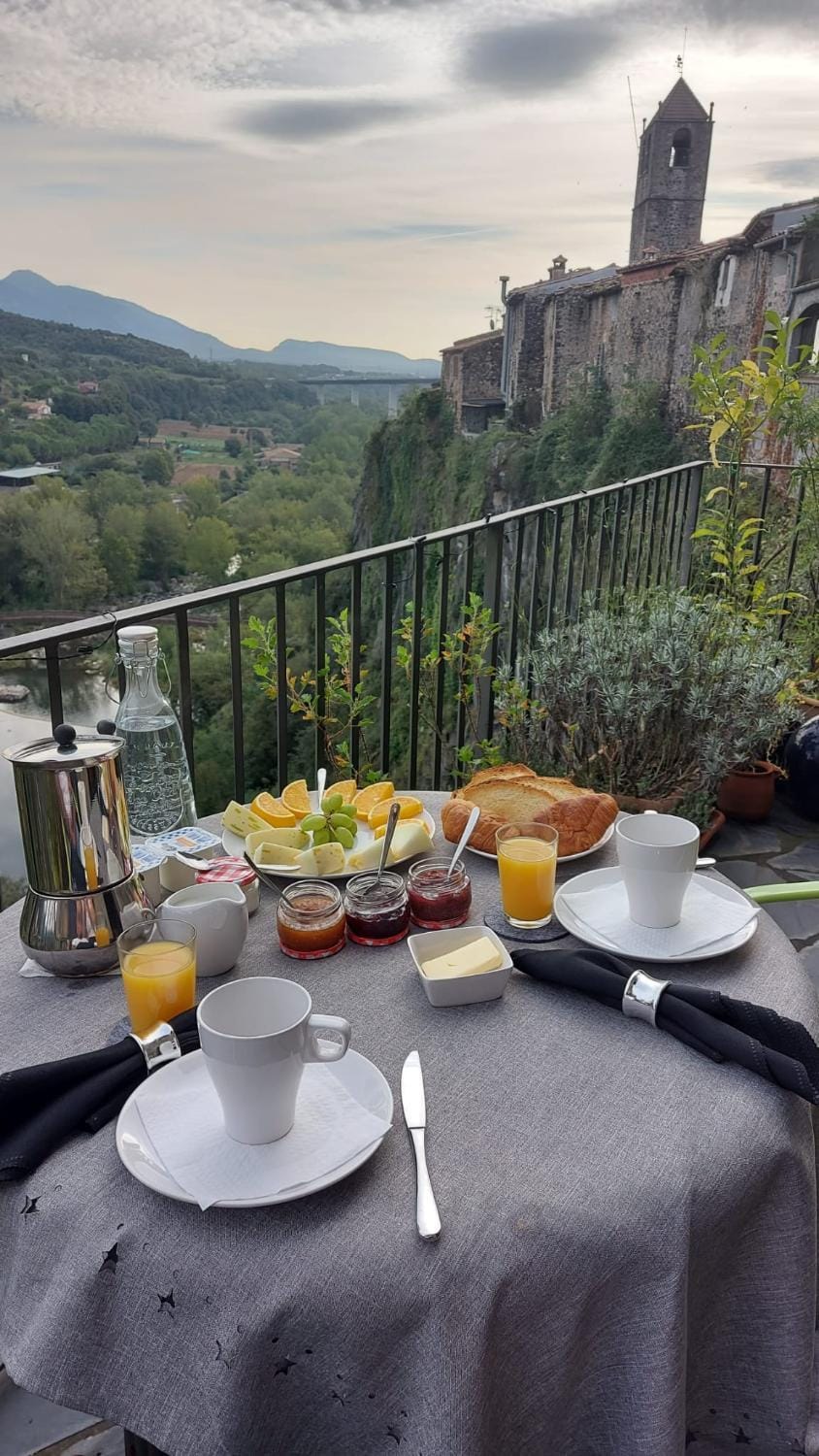 Balcony/Terrace, Mountain view, Breakfast, Continental breakfast