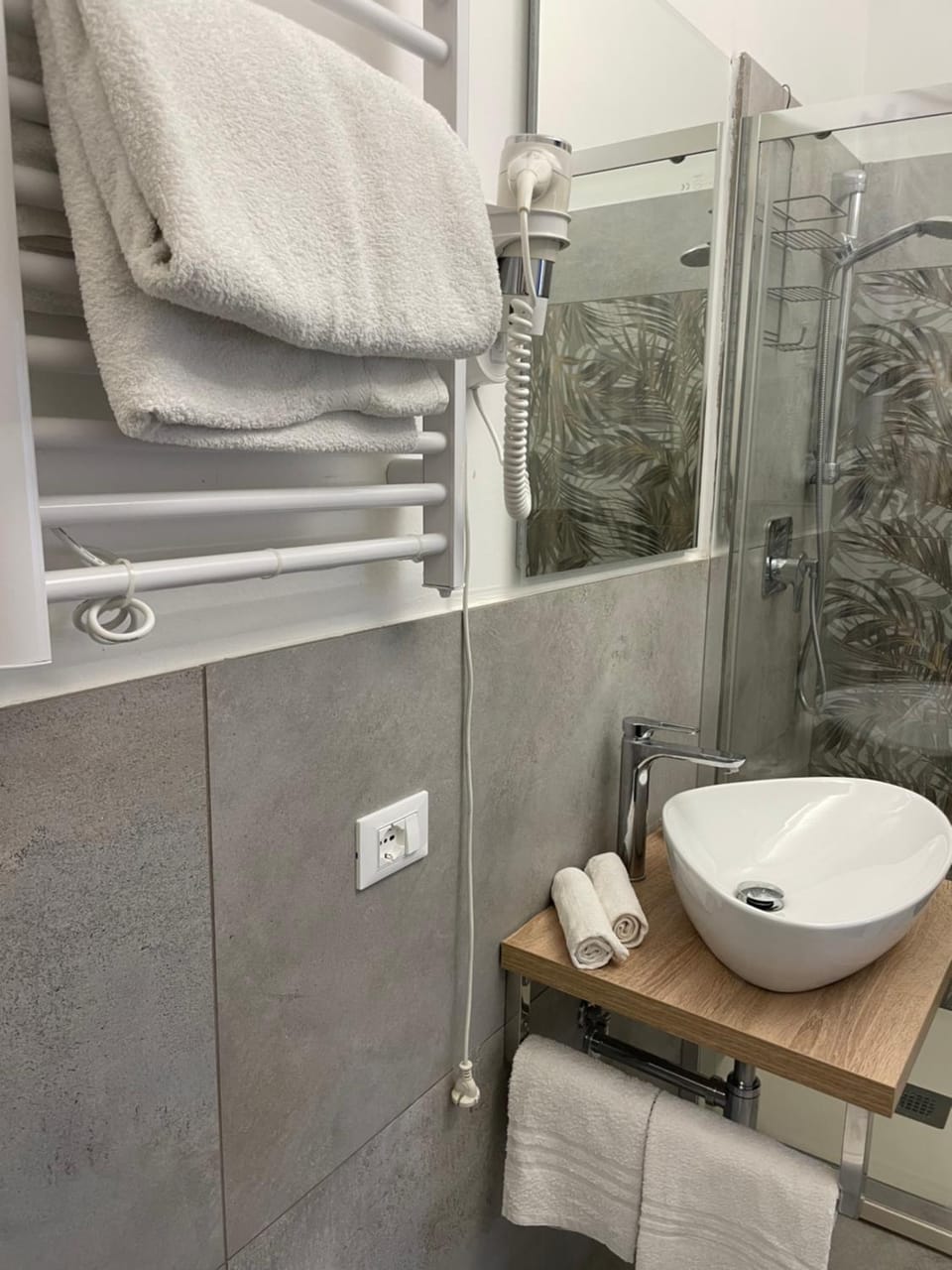 Cavour16 rent bedrooms Bed and Breakfast in Genoa