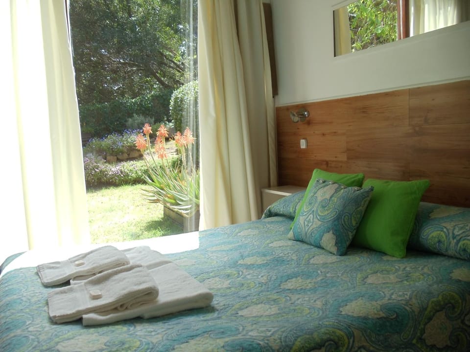 Bedroom, Garden view