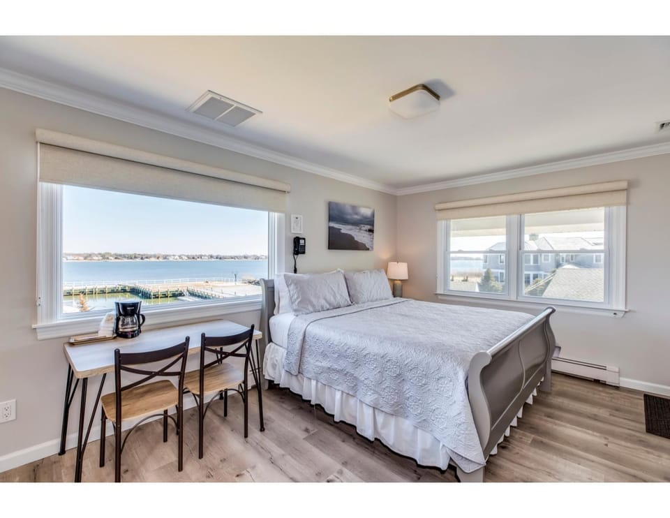 Colonial Shores Resort Motel in East Quogue