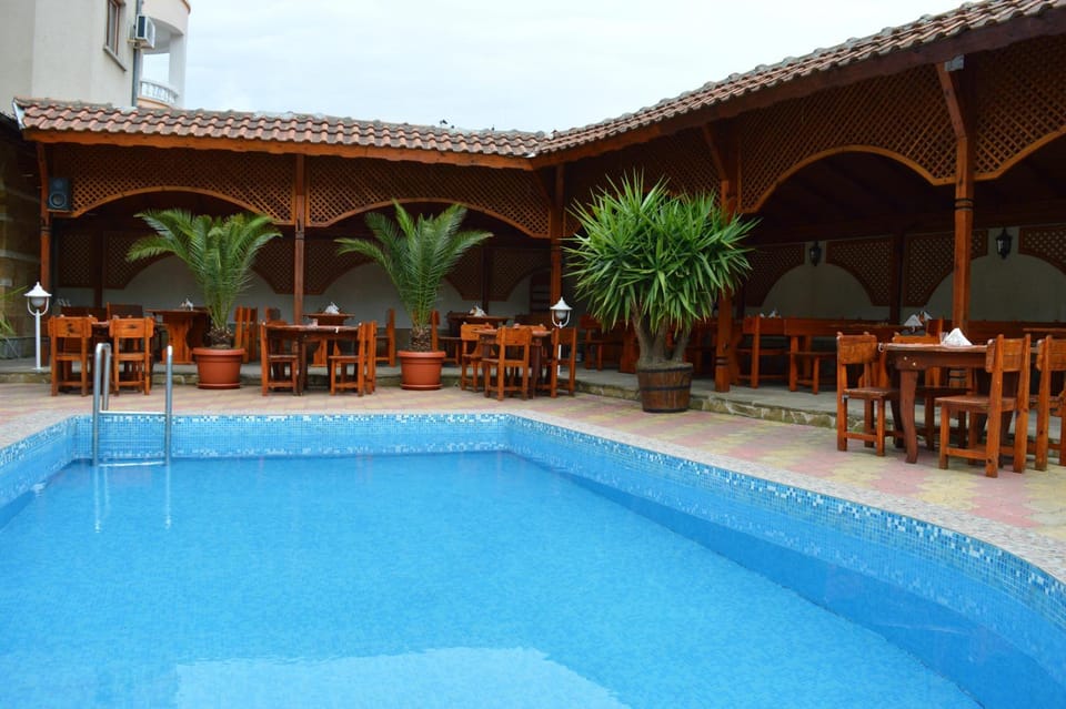 Swimming pool