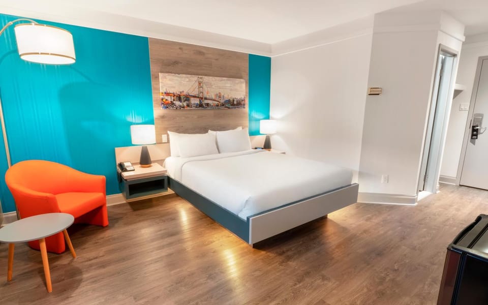 Bed, Photo of the whole room, Bedroom