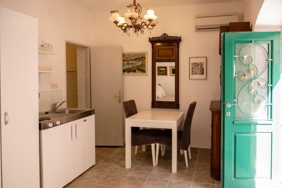Other, Dining area
