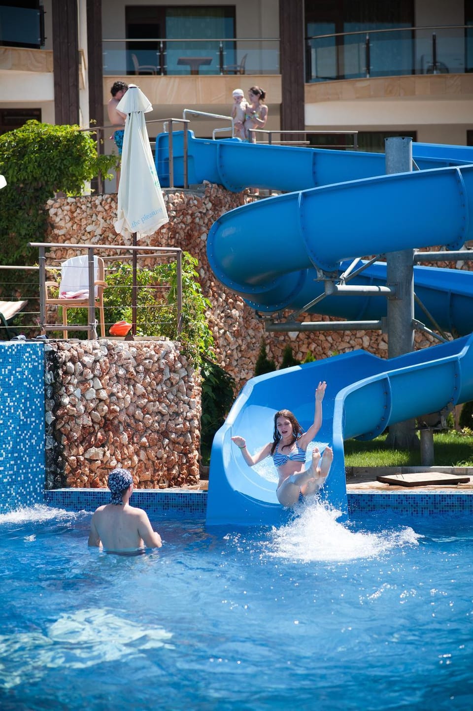 Property building, People, Activities, Aqua park, Pool view, Swimming pool, group of guests