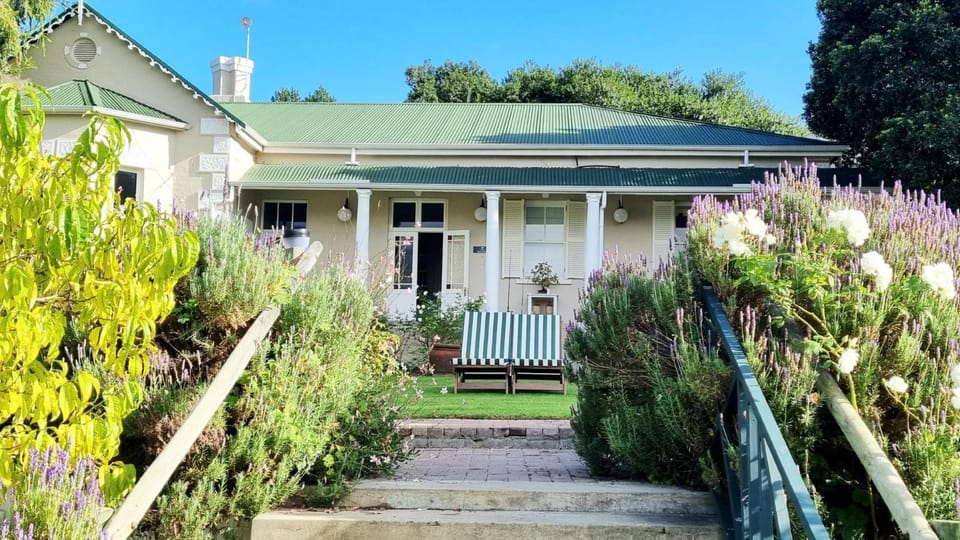 Facade/entrance, Garden