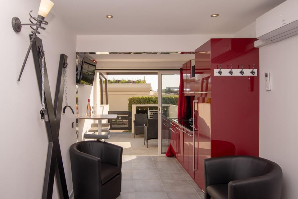 Patio, Balcony/Terrace, Kitchen or kitchenette, Photo of the whole room