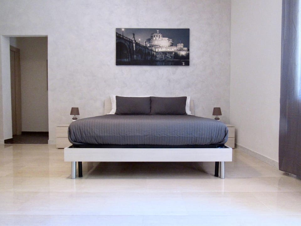 Bed, Photo of the whole room