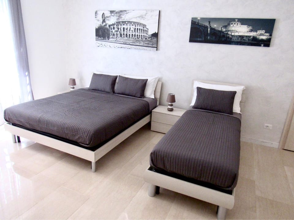 Bed, Photo of the whole room