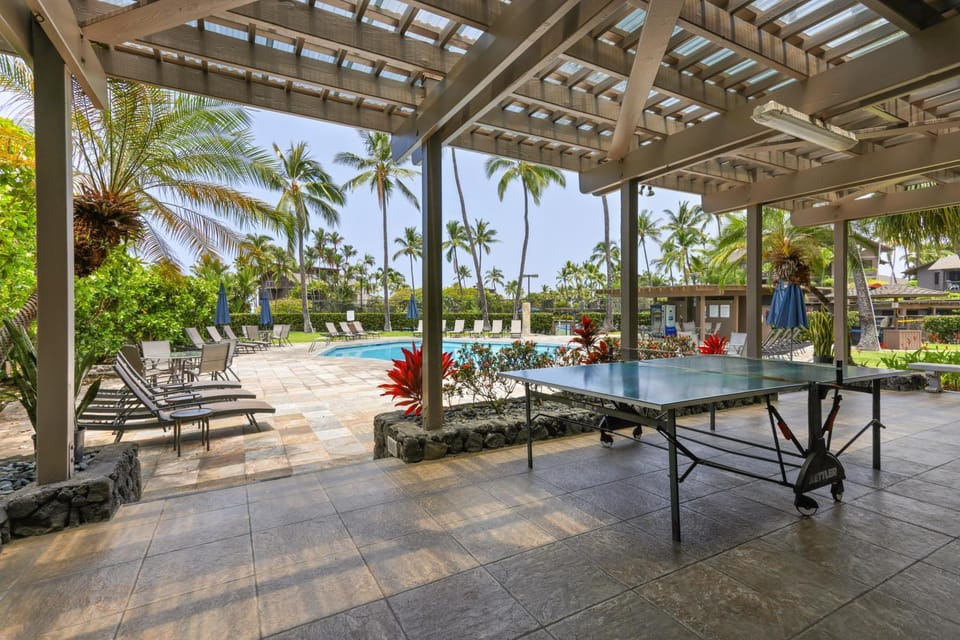 Table tennis, Swimming pool, sunbed