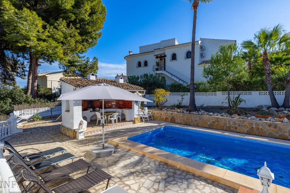 BBQ facilities, Pool view, Swimming pool