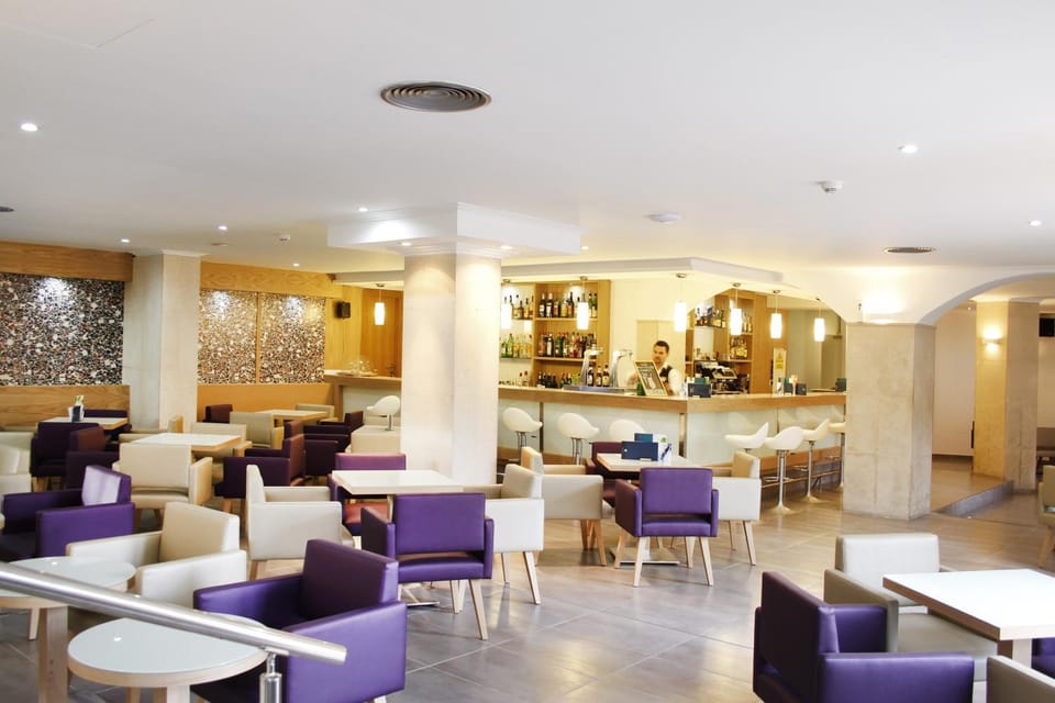 Lounge or bar