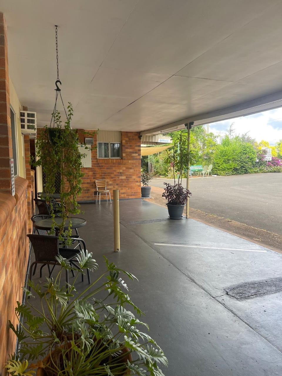 Property building, Patio, Parking