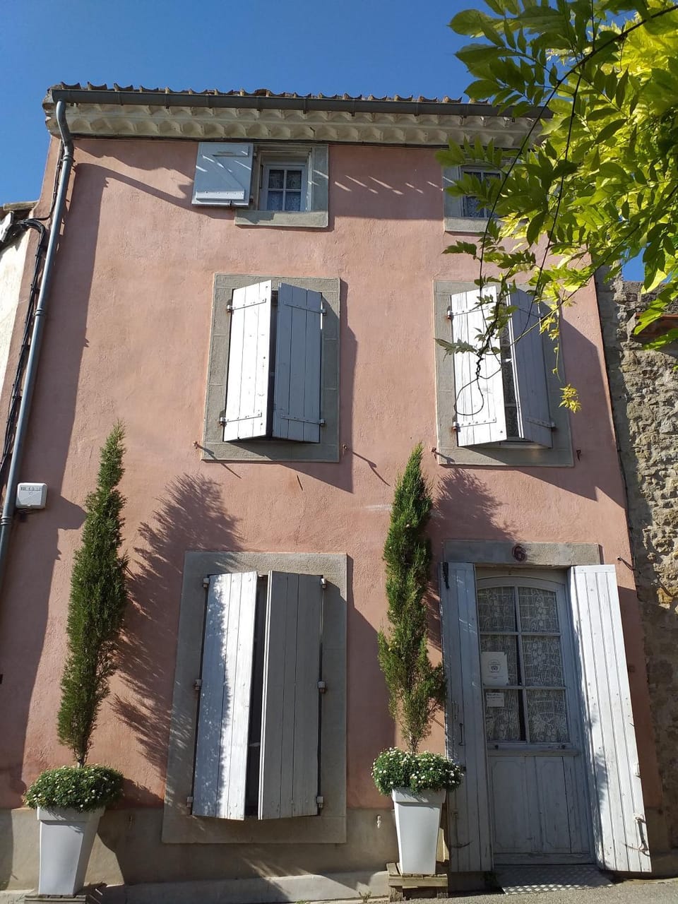 Facade/entrance