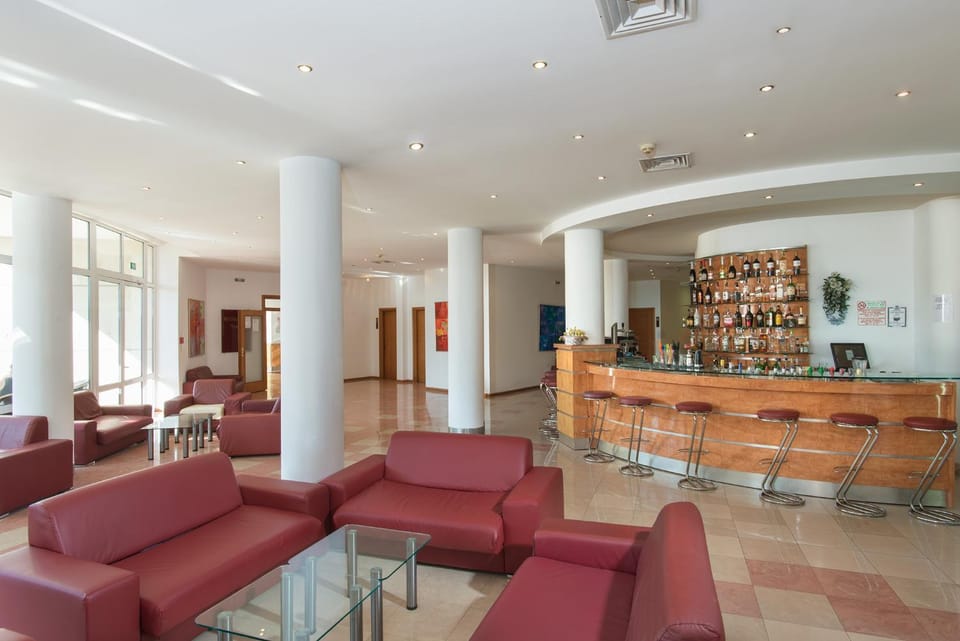 Facade/entrance, Lobby or reception, Lounge or bar, Seating area, On site