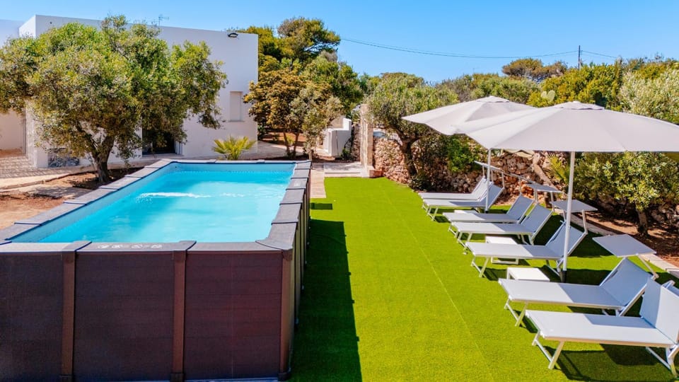 Day, Natural landscape, Garden, Garden view, Pool view, Swimming pool, sunbed