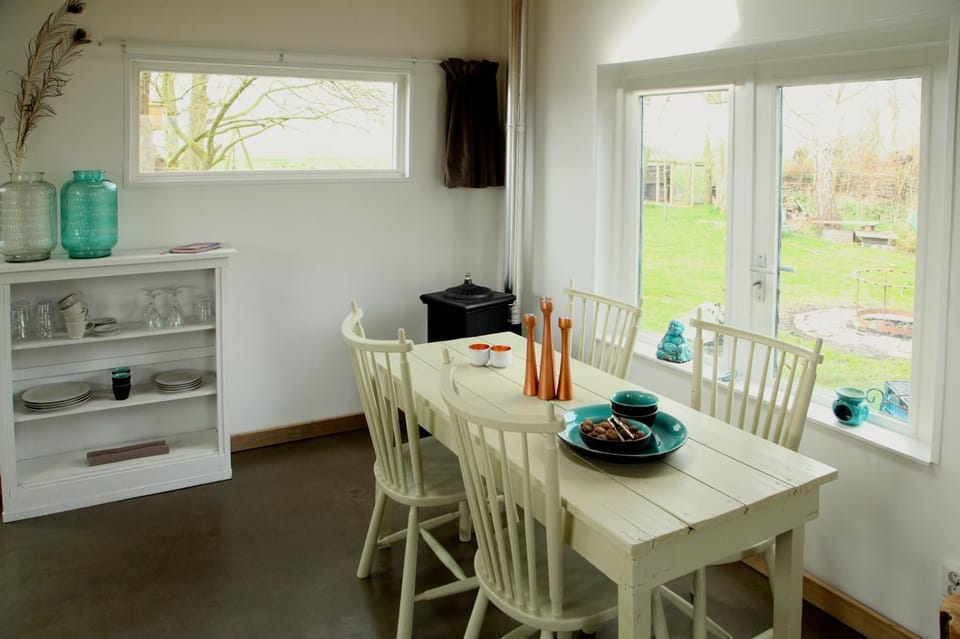 Living room, Photo of the whole room, Decorative detail, Dining area, Garden view