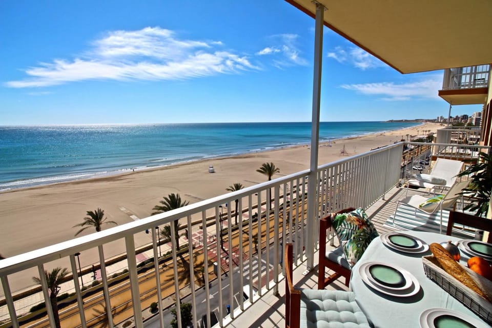 Nearby landmark, Day, Natural landscape, View (from property/room), Balcony/Terrace, Other, Dining area, Beach, Food, Sea view
