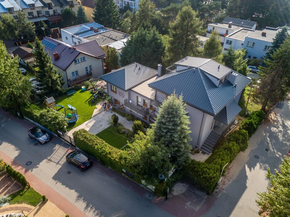 Facade/entrance, Bird's eye view