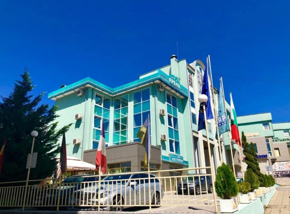 Arena Tarnovo Hotel -Free Private Parking Hotel in Veliko Tarnovo