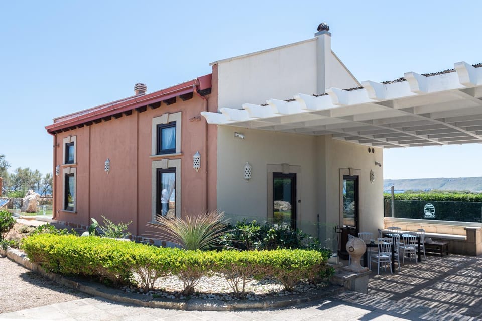 Dining area, Quiet street view