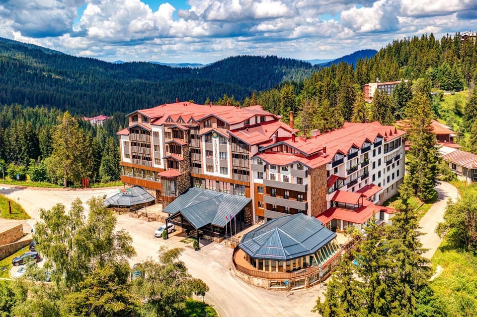 Snezhanka Hotel Pamporovo- All inclusive & Swimming pool Hotel in Bulgaria