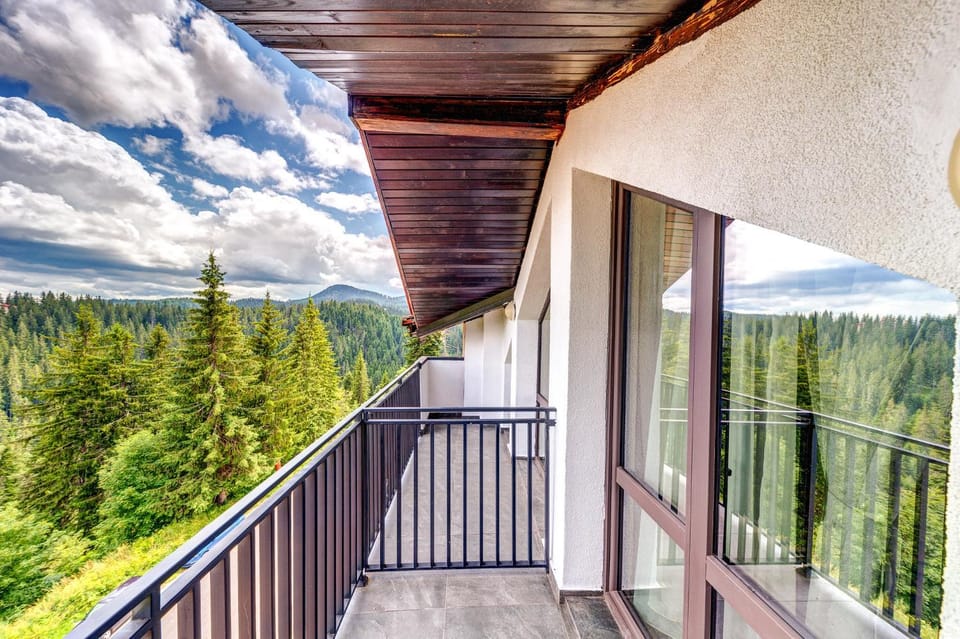 Snezhanka Hotel Pamporovo- Half board included & Swimming pool Hotel in Bulgaria