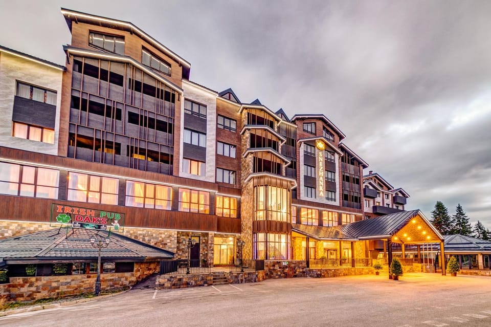Snezhanka Hotel Pamporovo- All inclusive & Swimming pool Hotel in Bulgaria