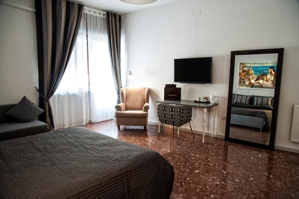 Day, Photo of the whole room