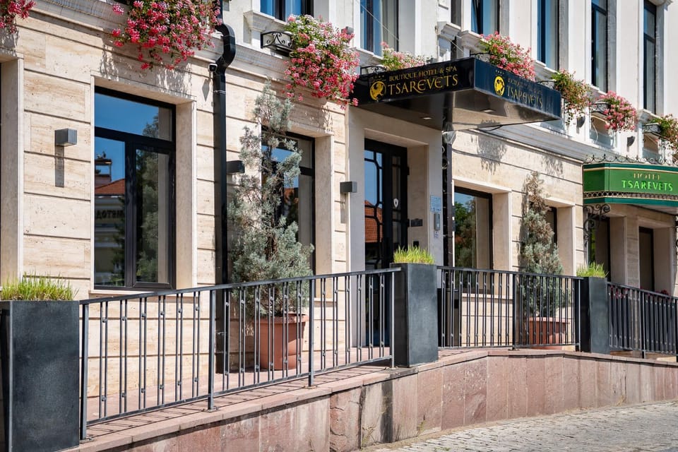 Property building, Facade/entrance