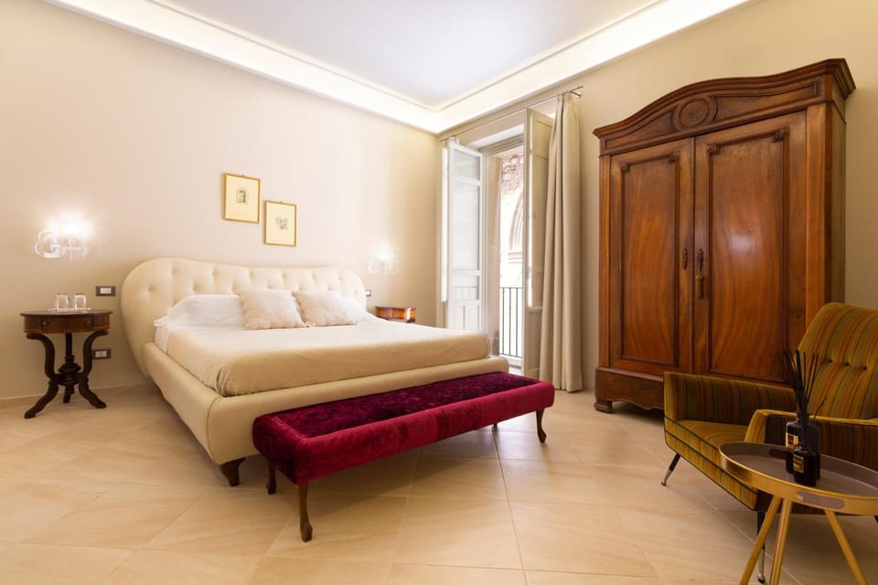 Photo of the whole room, Bedroom