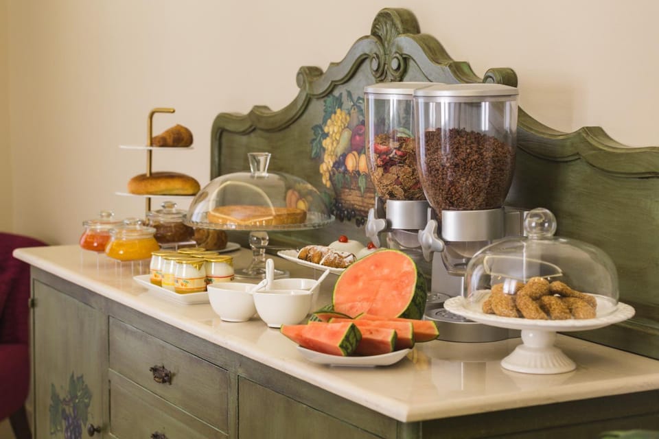 Breakfast, Continental breakfast, Buffet breakfast