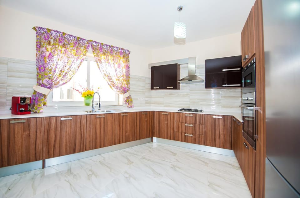 Day, Kitchen or kitchenette