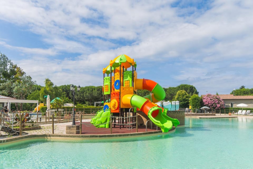 Camping Le Palme Campground/ 
RV Resort in Tuscany